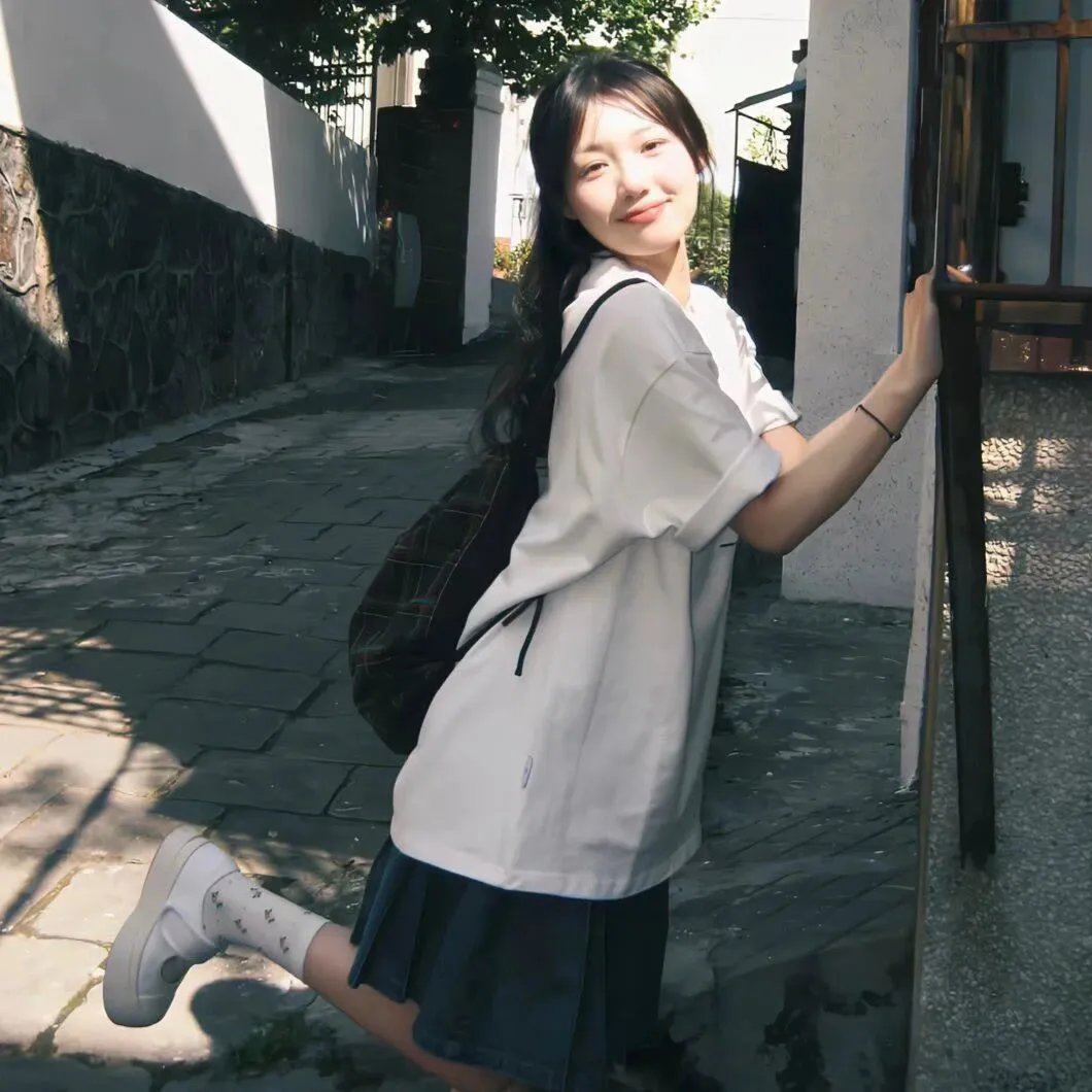 春光猎影 封面